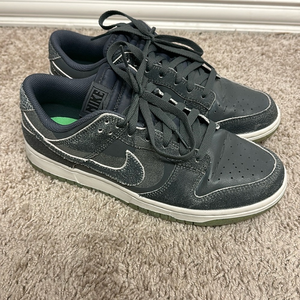 Nike Dunk Low, Size 9 Men’s